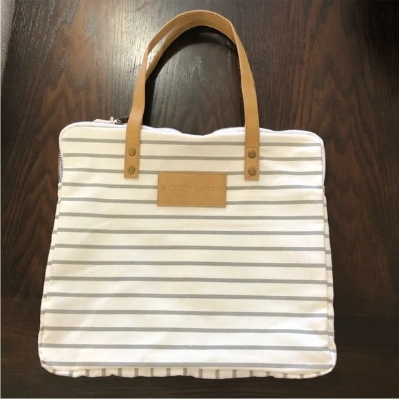NWT Cozy Earth Striped Tote with White/Tan leather faux Handles Shoulder Bag - Picture 5 of 9